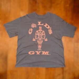 Gold’s Gym x Wolves Tee